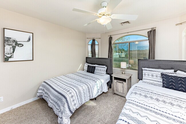 Building Photo - 820 Avalon Ave