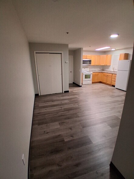 Building Photo - 204 Grand Ave