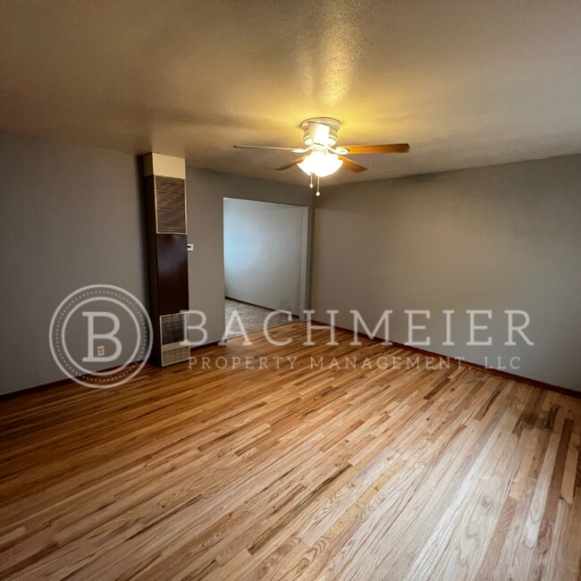 Building Photo - 405 SE 18th St