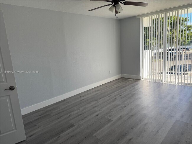 Building Photo - 494 NW 165th St