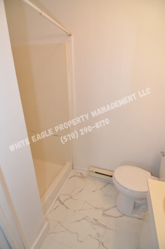 Building Photo - 208 Olyphant Ct