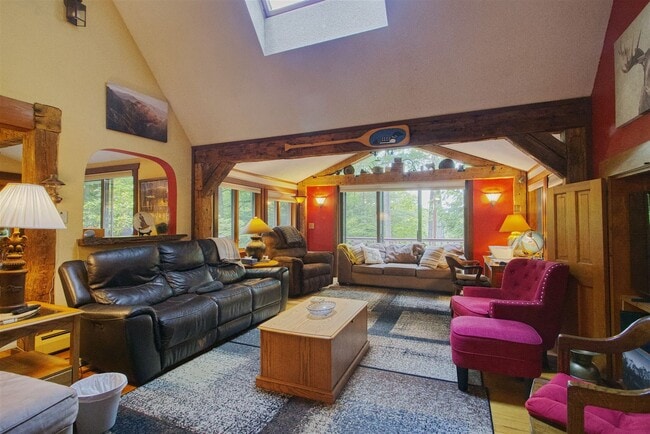 Building Photo - FURNISHED Private 3 Bed Winter *Seasonal Rental* - 6 month term available 11/1/26 - $3290/mo