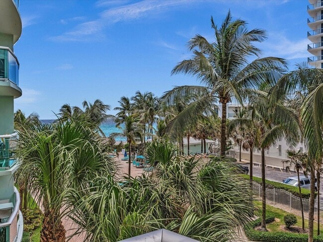 Building Photo - 3901 S Ocean Dr