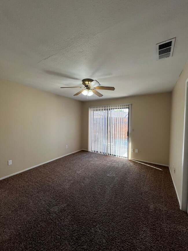 Building Photo - 8609 Lyn River Ct