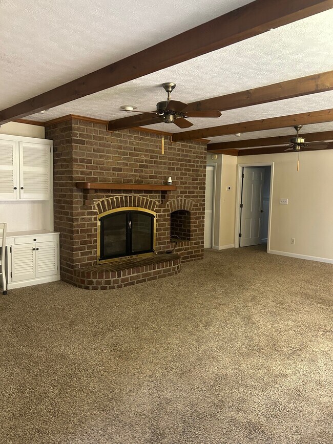 Building Photo - 4560 Smith Rd