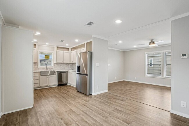 Building Photo - 1609 American Dr