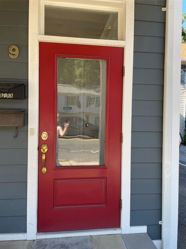 Primary Photo - 9 Oyster Bay Road