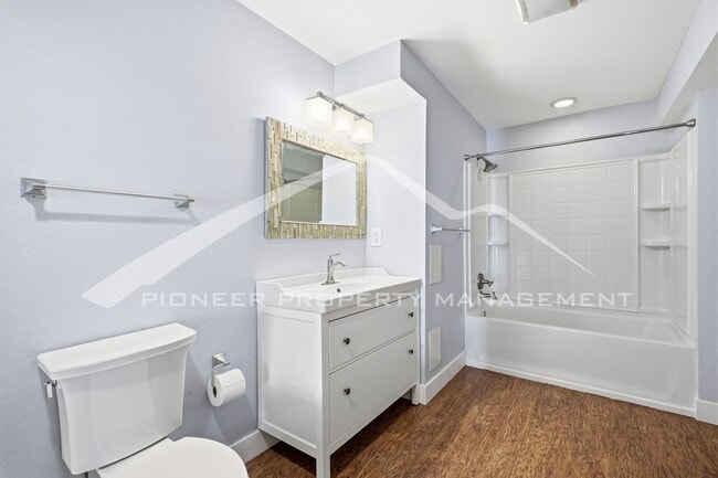 Building Photo - 333 Sanders Cir
