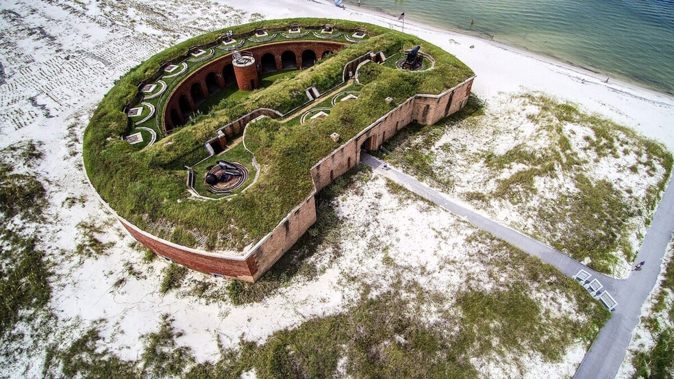 Building Photo - 2046 Beach Blvd