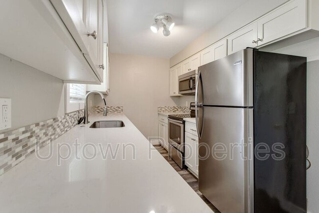 Building Photo - 8045 SW Thorn St