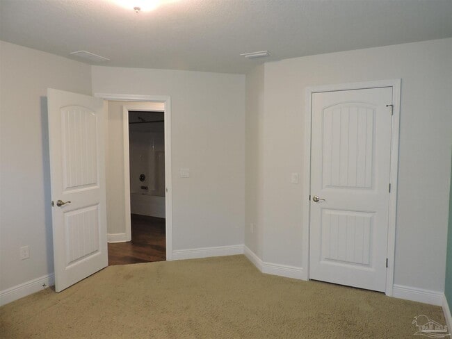 Building Photo - 5740 Burr St