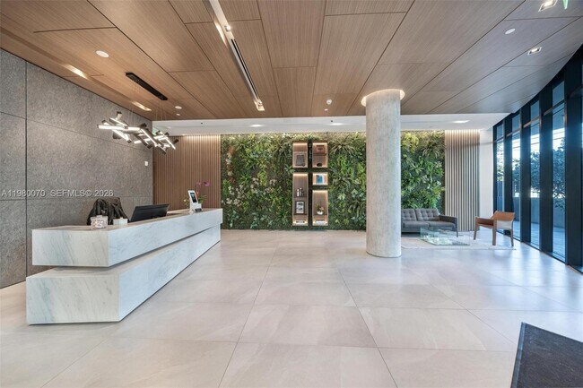 Building Photo - 3156 SW 27th Ave