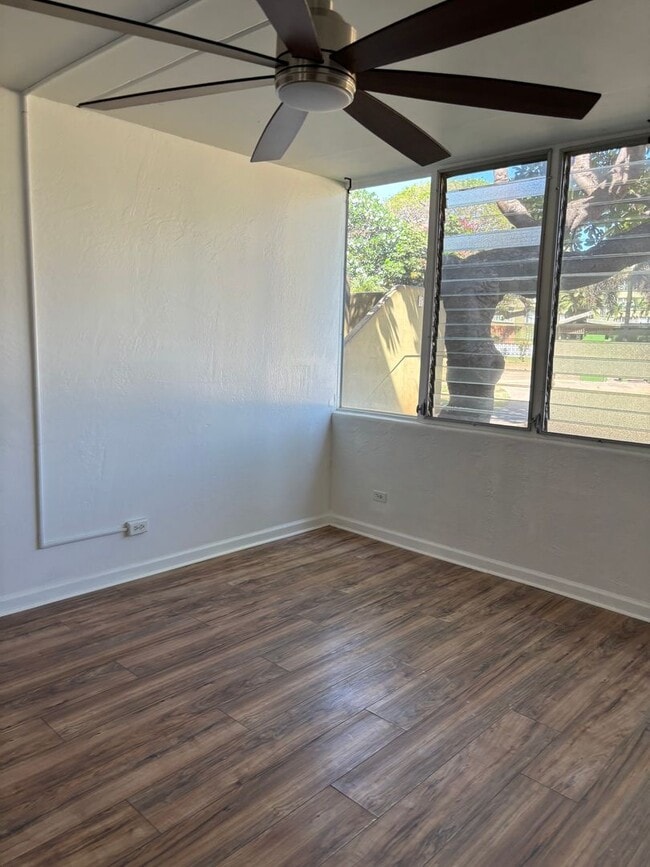 Building Photo - Harbor Lights 1-Bedroom – Pool, Courtyard, & Steps to Shopping