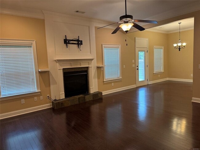 Building Photo - 436 Sydney Dr N