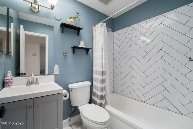 Building Photo - 1175 Akard Dr