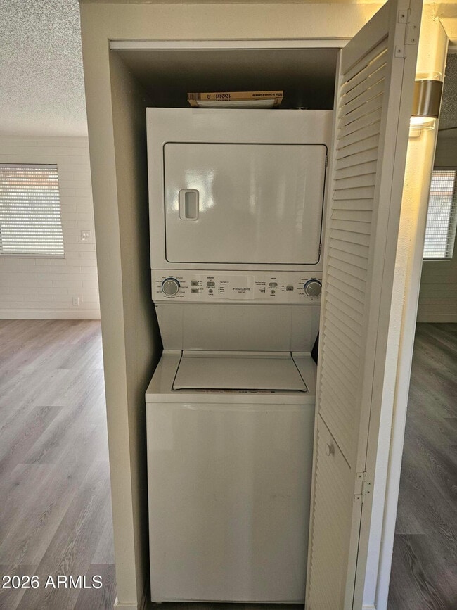 Building Photo - 6043 N 23rd Ave