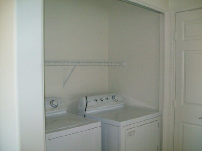 Building Photo - Lovely 3-Bedroom Home in a cul-de-sac