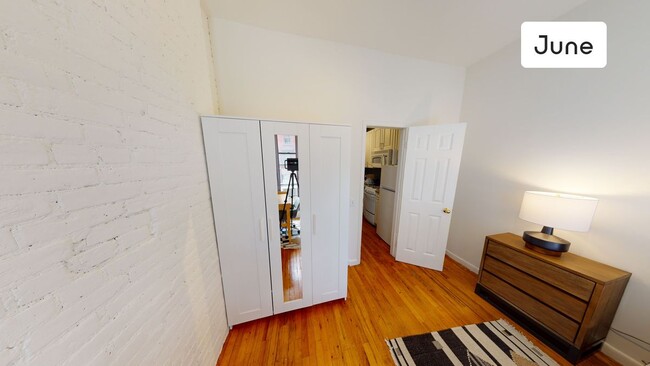 Building Photo - ROOM ONLY in 2-bed/1.0-bath Home