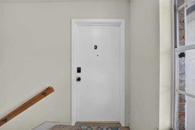 Building Photo - 7205 Beechnut St