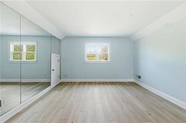 Building Photo - 850 Ormewood Ave SE