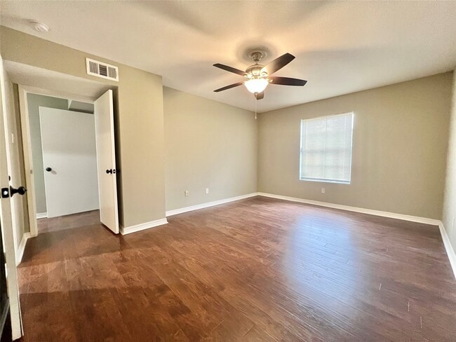 Building Photo - 8850 Glen Meadow Ln