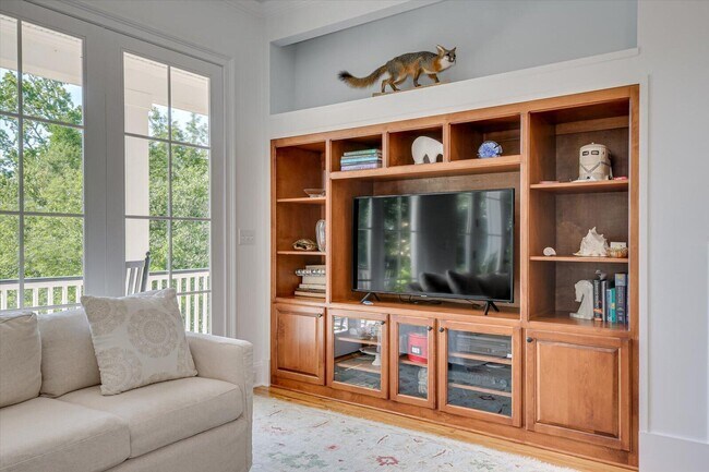 Building Photo - 501 John Fox's Run