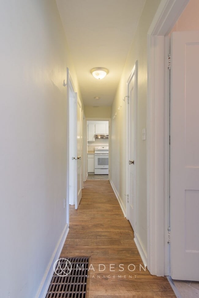 Building Photo - Charming First Hill Single Family House wi...