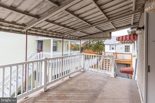 Building Photo - 326 E Liberty St