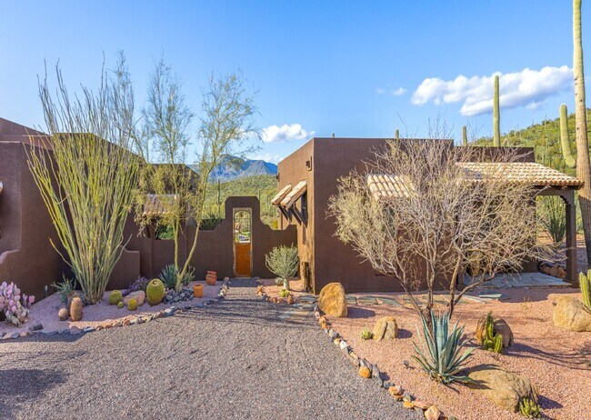 Building Photo - 6200 E Cielo Run N