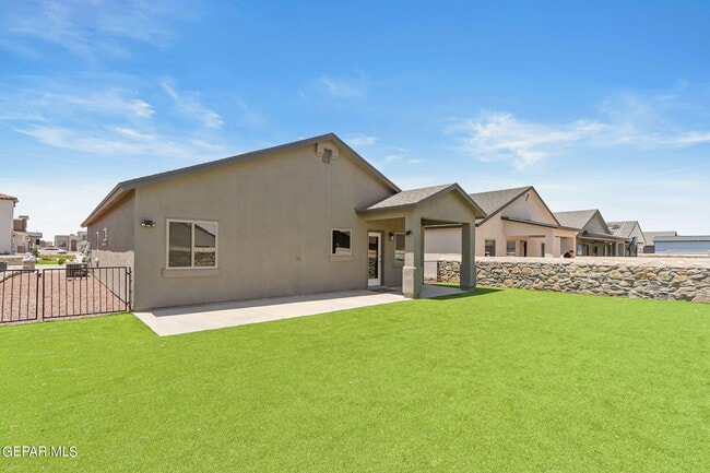 Building Photo - 14813 Tierra Fortaleza Ave