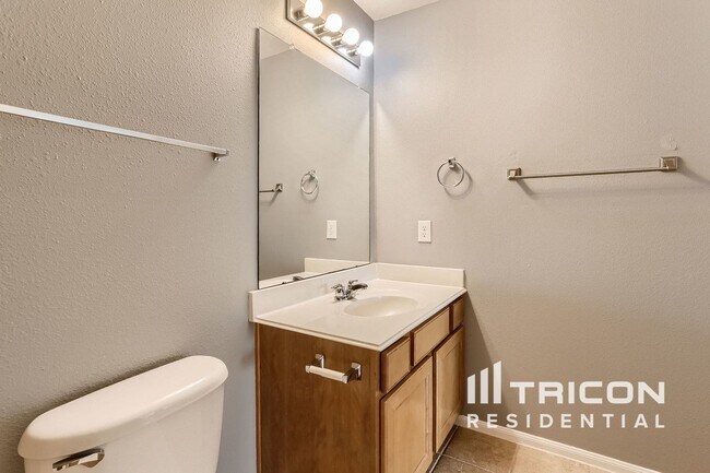 Building Photo - 24547 Bella Veneza Dr