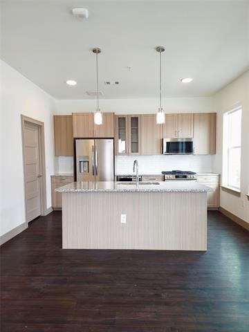 Building Photo - 11201 American Elm Wy