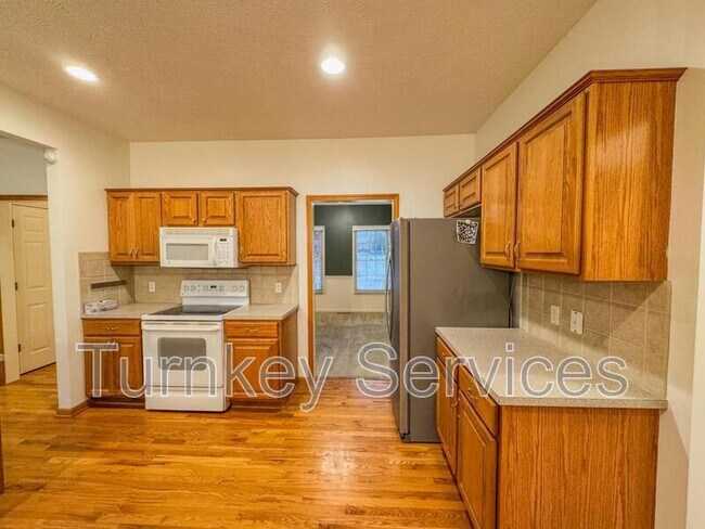 Building Photo - 15222 Curtis Ave