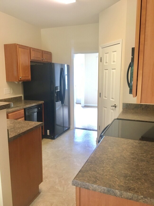 Building Photo - Spacious House in Woodfin/ 4 bedrooms-2.5 ...