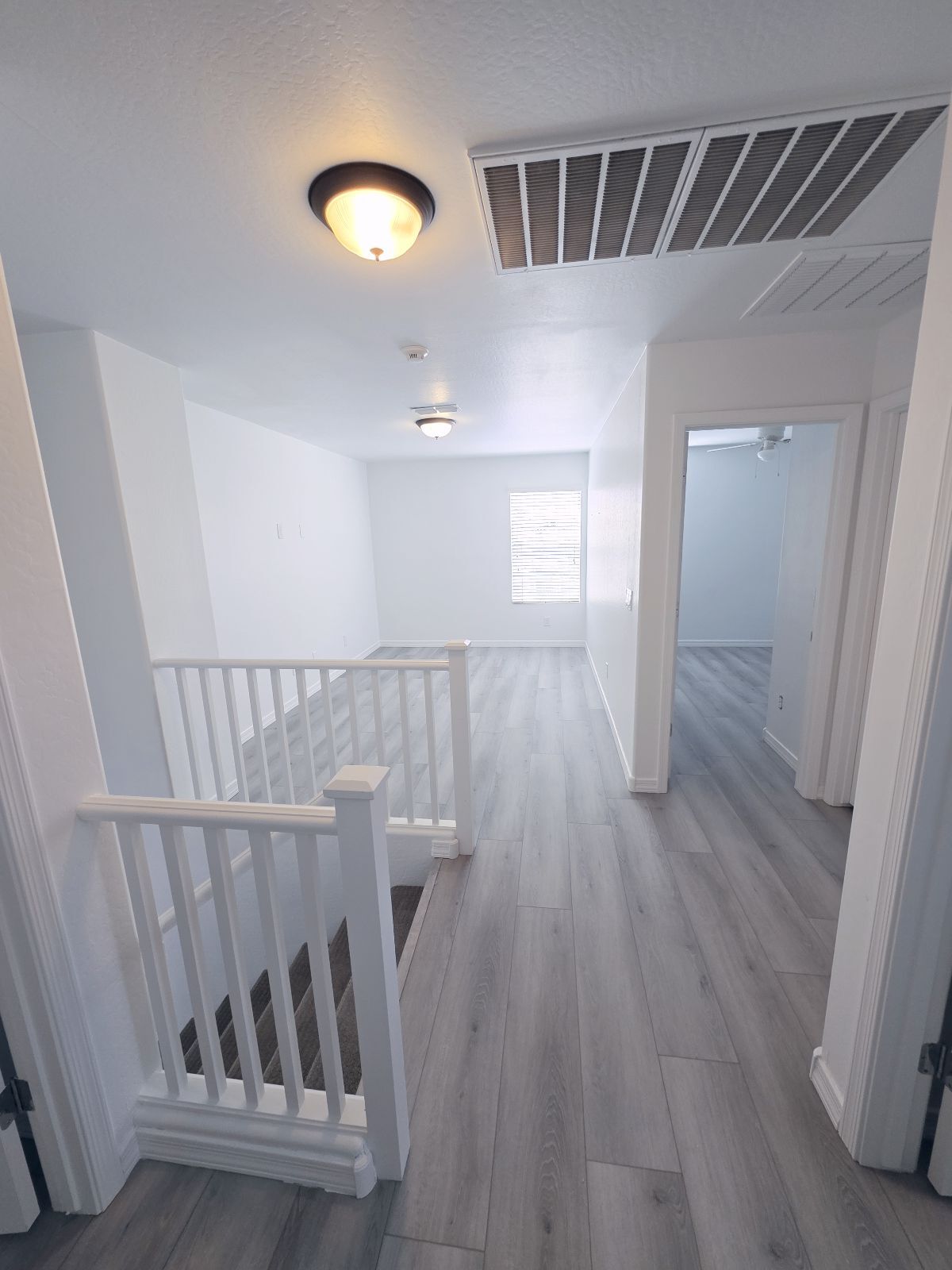 Building Photo - 5809 S 35th Pl
