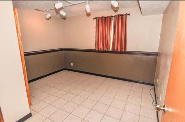 Building Photo - Beautiful 4-Bedroom Home on Spacious Corne...