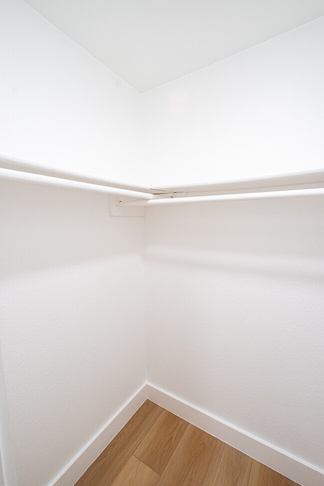 Building Photo - 1011 Bodgers Dr