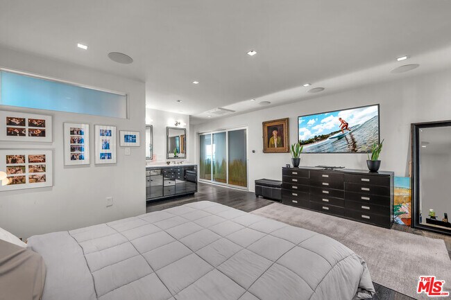 Building Photo - 1 Driftwood St