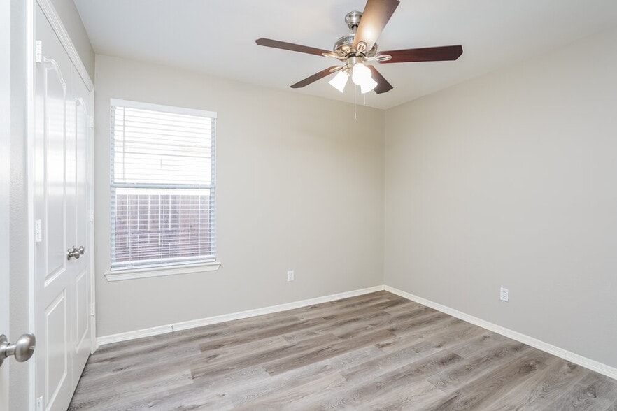 Building Photo - 24214 Silver Maple Dr