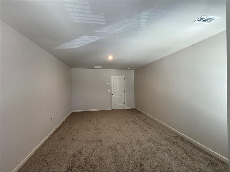 Building Photo - 27 Rustin Rdg