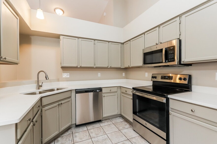 Building Photo - 2999 W Sky Ranch Trail