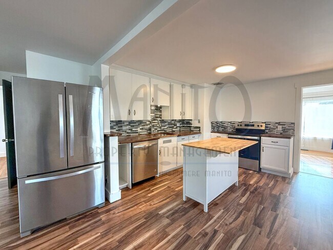 Building Photo - Updated Shadle Park Home