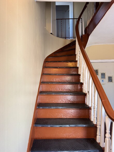 Building Photo - 127 Portland St