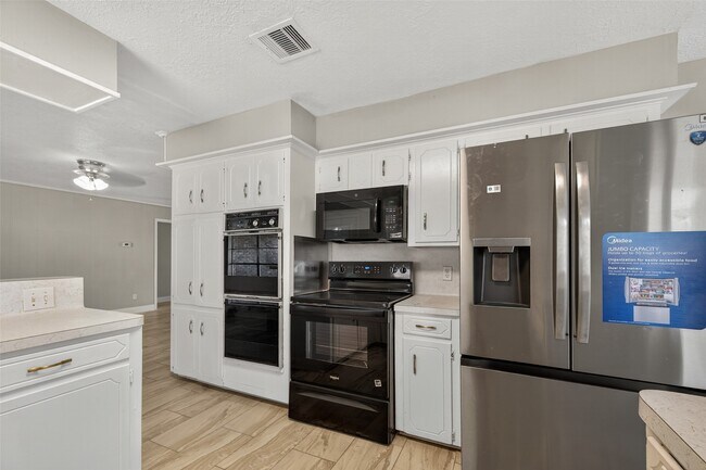Building Photo - 11447 Kirkvalley Dr