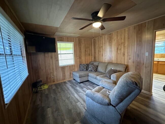 Building Photo - 35065 Paul Leblanc Ln