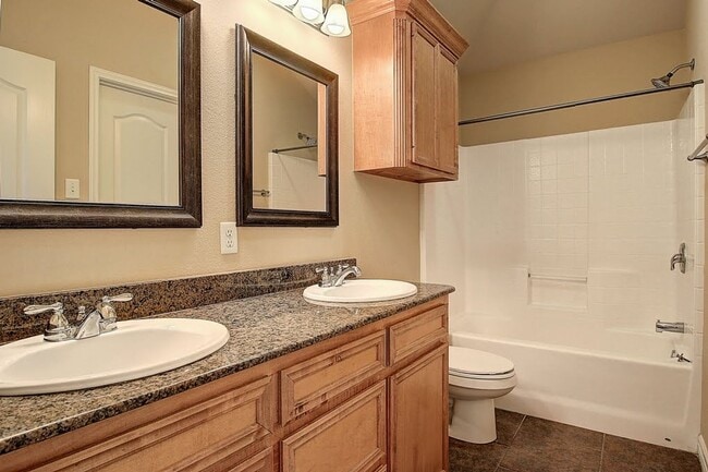 Building Photo - 6824 Fox Tail Dr