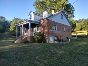 Building Photo - 350 Cliff Rd