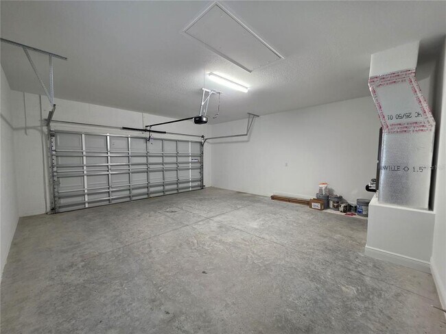 Building Photo - 7345 SE 26th Dr