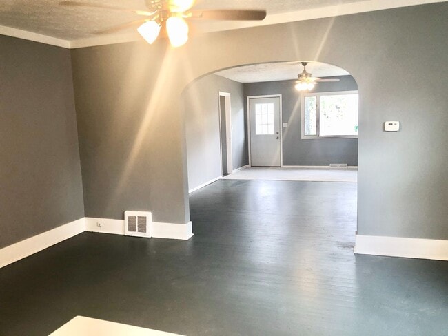 Building Photo - Charming Completely Remodeled Home!