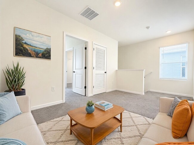 Building Photo - Family-Friendly lifestyle living in this 5Bedroom/3Bath spacious Odessa home!
